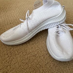 NEW Danskin women’s athletic shoes.